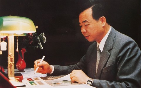 殚精竭虑四十载 鞠躬尽瘁世界杯官方网站情 ——深切怀念郑阳生厂长